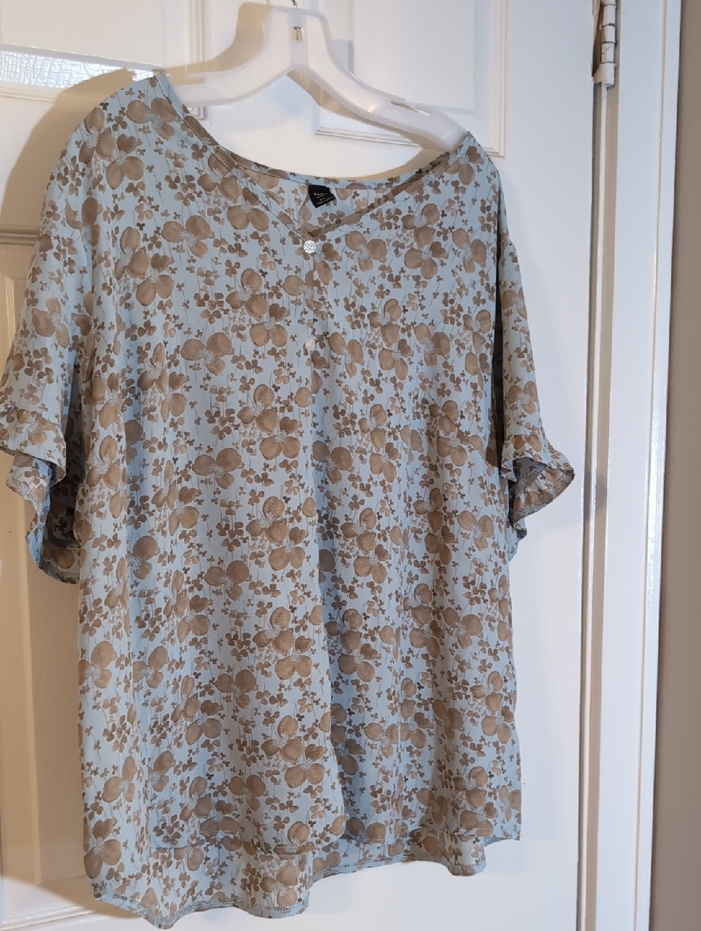 SHEIN Light Blue Floral Short Sleeve Blouse with Tan Print